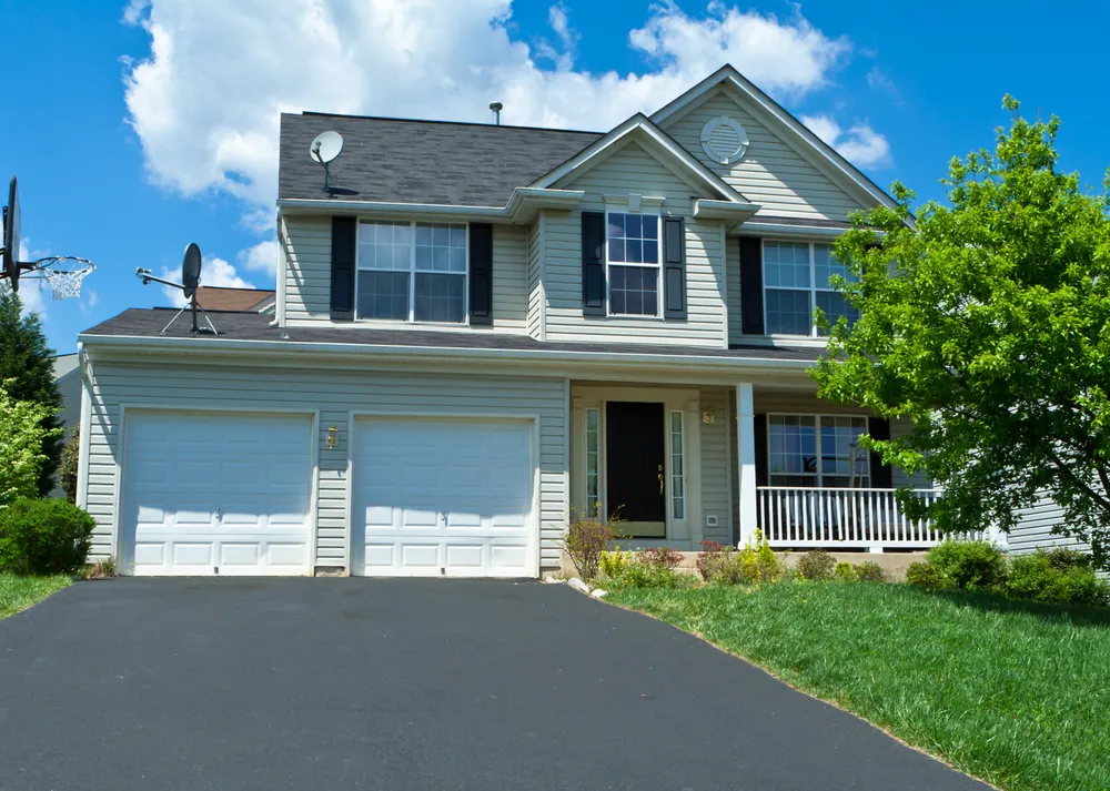 Seal Coat a Blacktop Driveway